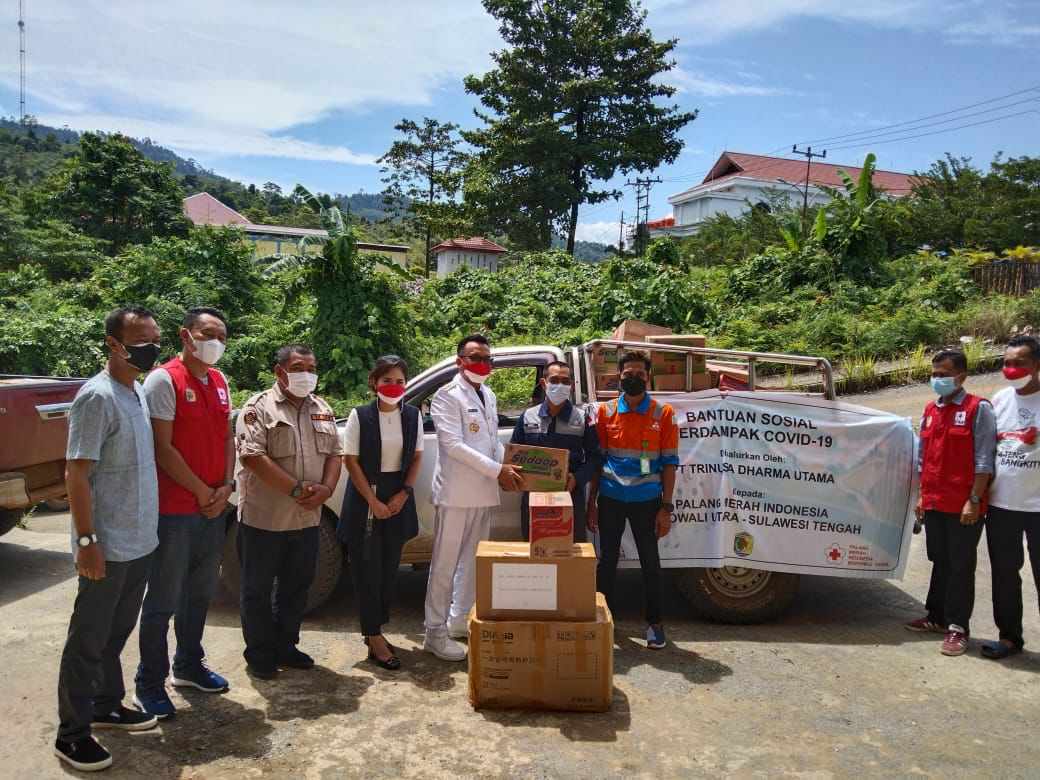 PT. Trinusa Dharma Utama Menyerahkan Bantuan Sosial Kemanusiaan Kepada PMI dan Pemda Morut