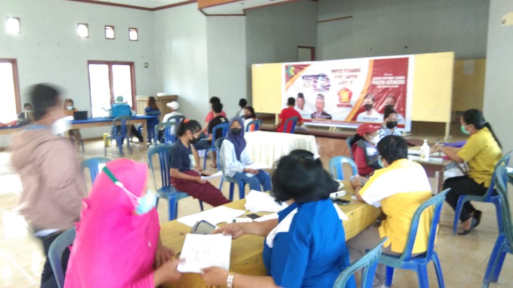 Warga Antusias Ikuti Vaksinasi Covid-19 dari Partai GERINDRA