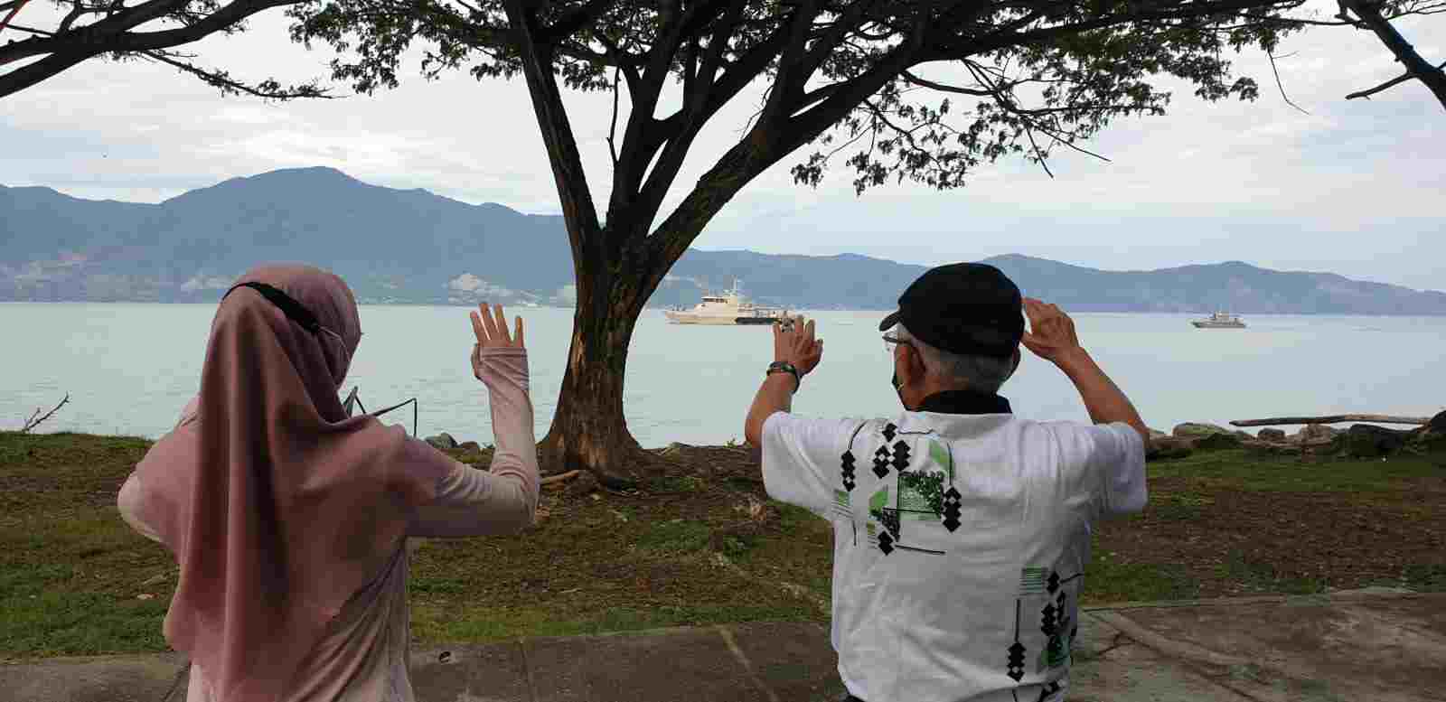 Wapres RI Lambaikan Tangan ke Kal Talise dan Patkamla Pulau Katio